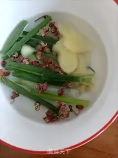 Make Roach and pork buns step 0