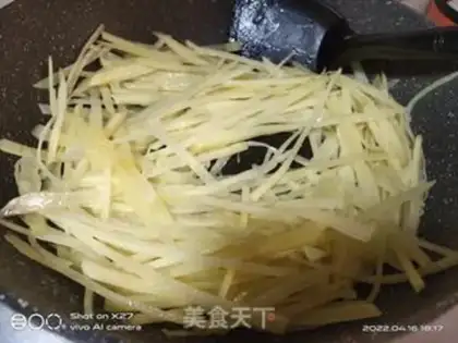 Make Spicy potatoes step 1