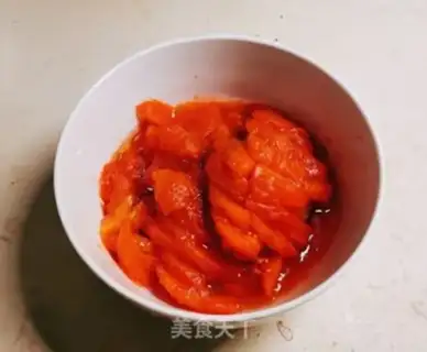 Make Tomato eggs and cucumbers step 1