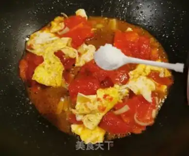 Make Tomato eggs and cucumbers step 6