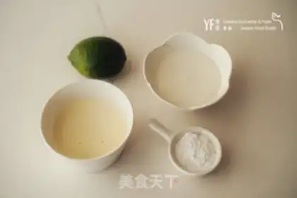 Make Low-calcated lemon mousse step 0