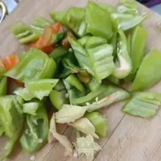 Make Chili fried pig hoof step 0