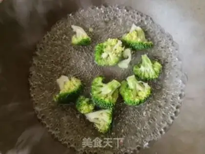 Make Onion wood and broccoli step 3