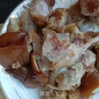 Make Chili fried pig hoof step 1