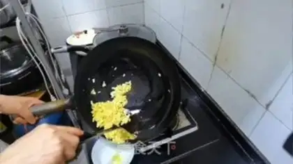 Make Soy sauce, fried rice step 4