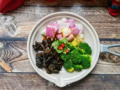 Make Onion wood and broccoli step 7