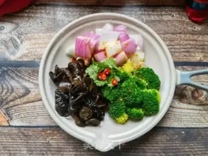 Make Onion wood and broccoli step 8