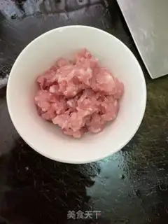 Make cucumber-dry squid soup step 1