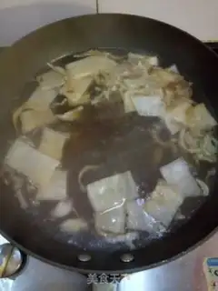 Make Egg-fried noodle soup step 4
