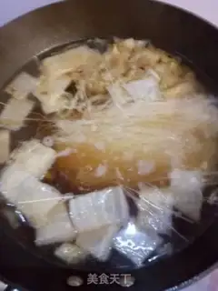 Make Egg-fried noodle soup step 5