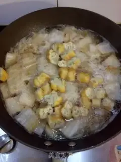 Make Egg-fried noodle soup step 6