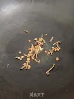 Make Sandworm dry beluga congee step 1