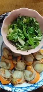 Make A fan of scallops step 0