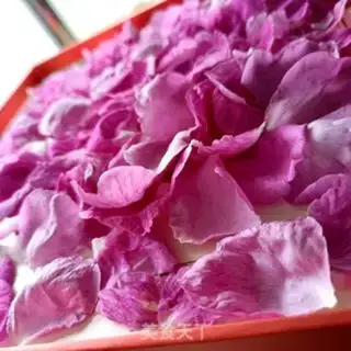 Make Rose petal dry step 1