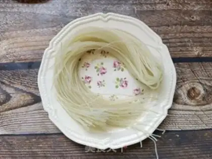 Make Garlic sauce and rice line step 0