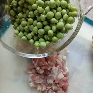 Make Five flowers for sweet peas step 2