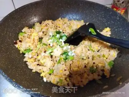Make Pepper egg fried rice step 5