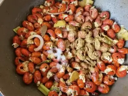 Make Pyramid spicy lobster tail step 8