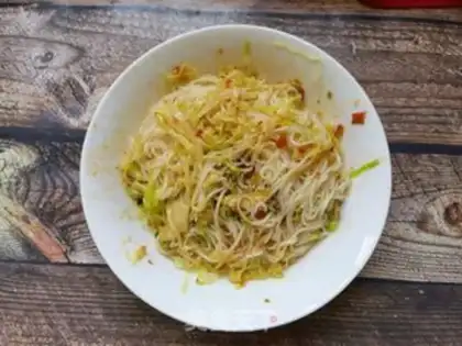 Make Garlic sauce and rice line step 9