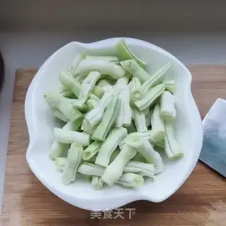 Make Five-flower soybeans step 1