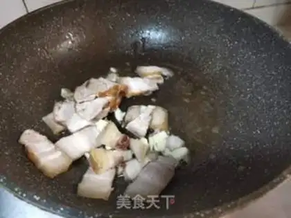 Make Five flowers to burn the mackerel step 2