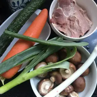 Make Spaghetti mushroom sauce step 0