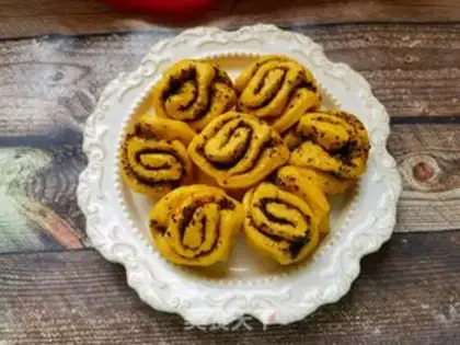 Make Pumpkin pepper roll step 15