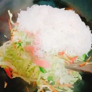 Make Eggs fried with rice step 5
