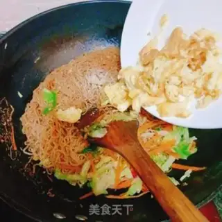 Make Eggs fried with rice step 7