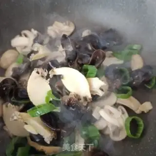 Make The radish poach soup step 4