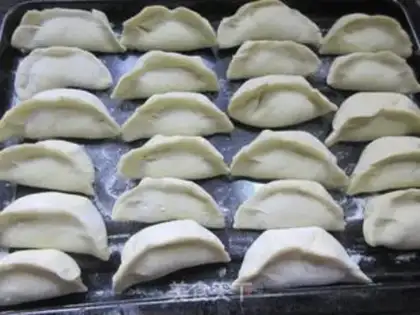 Make Pepper chicken dumplings step 17