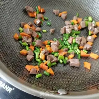 Make Nail-cracked moose heart step 9
