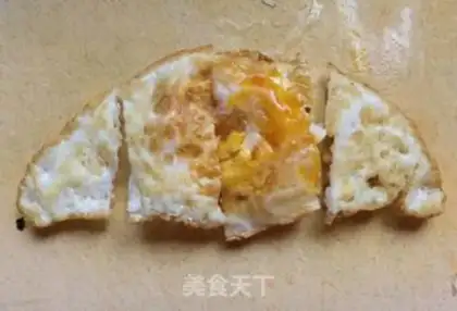 Make The omelet, Tommy step 5
