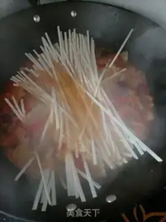 Make Lazy tomato noodles step 2