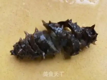 Make Pillow onions and sea cucumber step 1