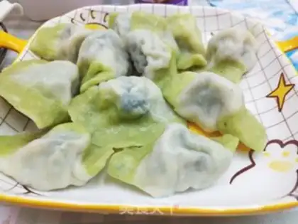 Make Double-coloured celery dumplings step 9