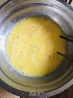 Make Precious fried eggs step 1