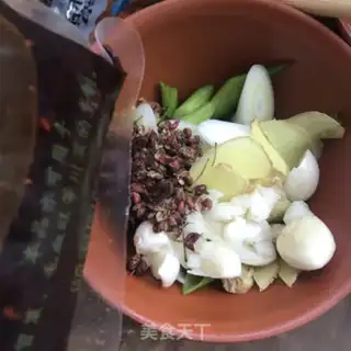 Make A tofu shrimp spicy pot step 1