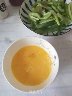 Make Pretzel fried eggs step 0
