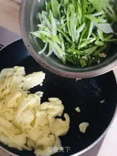 Make Precious fried eggs step 5
