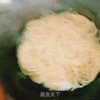 Make Hot dry noodles step 4