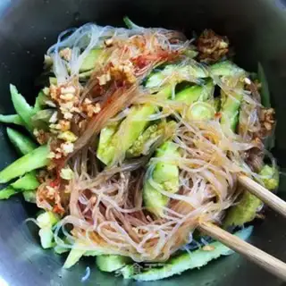 Make A fan of muscular cucumbers step 9