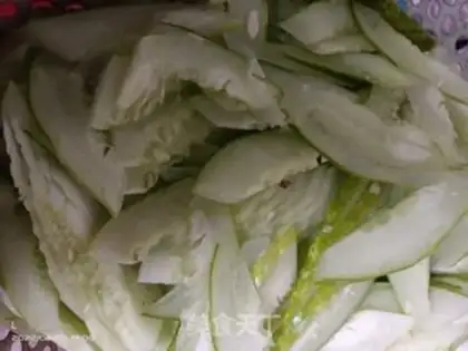 Make Clear the cucumber step 0