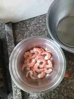 Make Shrimp salad step 1