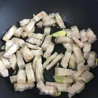 Make Five flowers and radish step 3