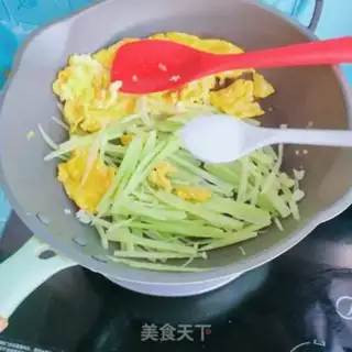 Make Scrambled eggs step 5
