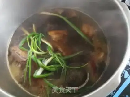 Make Roach-cooked goat hoof step 6