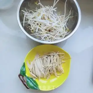 Make Green bean sprouts step 0