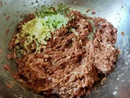 Make Pork fragrance bun step 3