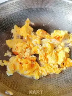 Make cucumber fried eggs step 3
